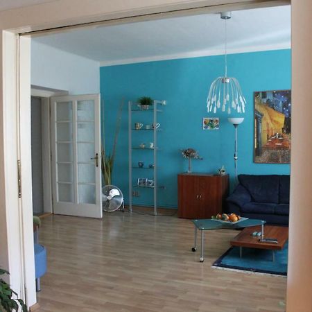 Cosy Apartment Under The Tower Прага Екстериор снимка